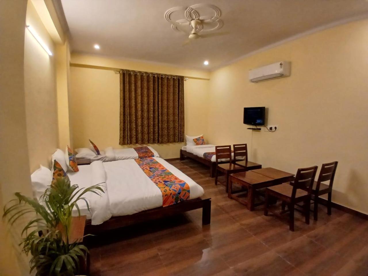 ג'איפור Hotel G M I, Sikar Road מראה חיצוני תמונה